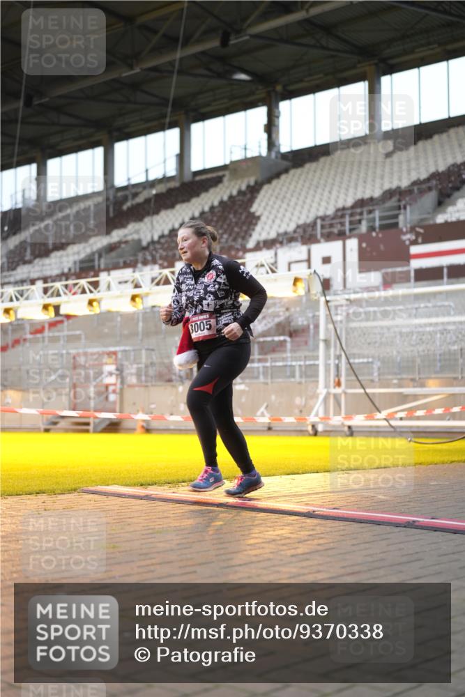 07.12.2025 - St. Pauli X-Mass-Run No. 15 Patografie http://msf.ph/oto/9370338 07.12.2025 11:34:56 Ziel 316, 2413, 2481, 3005 meine-sportfotos.de