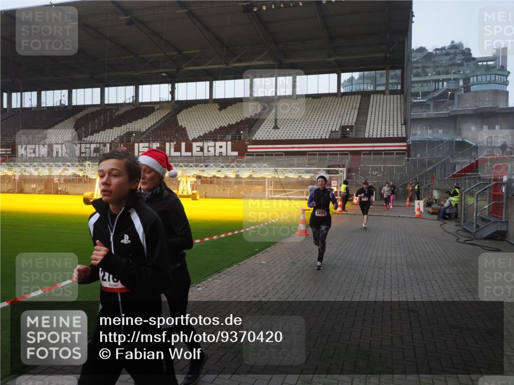 07.12.2025 - St. Pauli X-Mass-Run No. 15 Fabian Wolf http://msf.ph/oto/9370420 07.12.2025 10:02:46 Ziel 918, 1314, 2510, 2514, 2780, 2781, 2908, 3518, 3892 meine-sportfotos.de