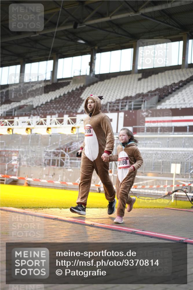 07.12.2025 - St. Pauli X-Mass-Run No. 15 Patografie http://msf.ph/oto/9370814 07.12.2025 11:35:54 Ziel 311, 728, 1960, 1962, 3109, 4816, 4823 meine-sportfotos.de