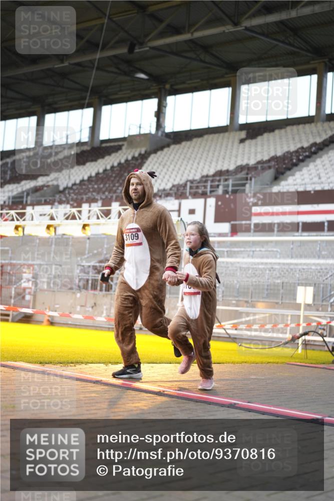 07.12.2025 - St. Pauli X-Mass-Run No. 15 Patografie http://msf.ph/oto/9370816 07.12.2025 11:35:54 Ziel 311, 728, 1960, 1962, 3109, 4816, 4823 meine-sportfotos.de