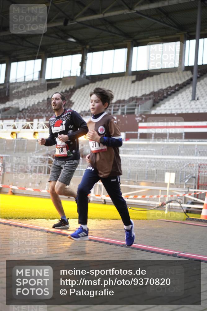 07.12.2025 - St. Pauli X-Mass-Run No. 15 Patografie http://msf.ph/oto/9370820 07.12.2025 11:35:56 Ziel 311, 728, 1960, 1962, 3109, 4816, 4823 meine-sportfotos.de