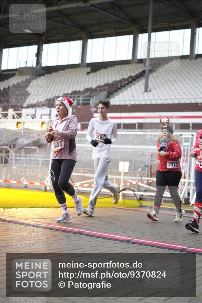 07.12.2025 - St. Pauli X-Mass-Run No. 15 Patografie http://msf.ph/oto/9370824 07.12.2025 11:36:03 Ziel 311, 728, 1792, 2183, 2310, 2316, 2907, 3109, 3610, 3612, 3614, 3653 meine-sportfotos.de
