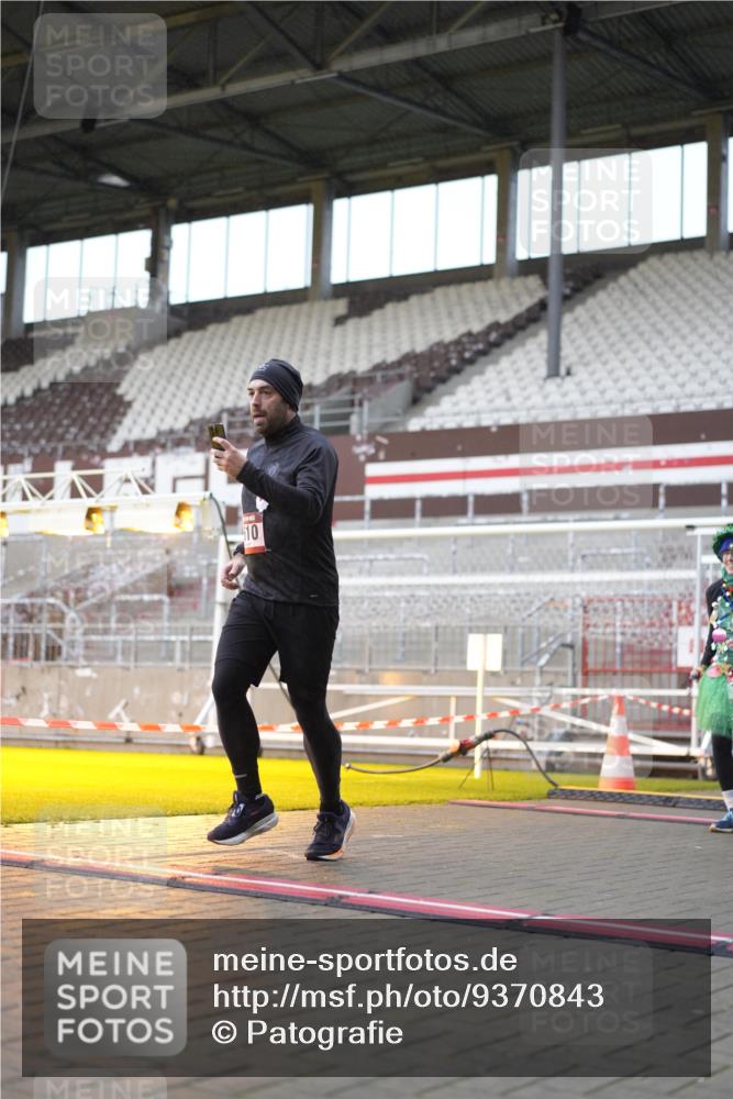 07.12.2025 - St. Pauli X-Mass-Run No. 15 Patografie http://msf.ph/oto/9370843 07.12.2025 11:36:07 Ziel 311, 728, 1753, 1792, 2183, 2310, 2316, 2907, 3109, 3610, 3612, 3614, 3653 meine-sportfotos.de
