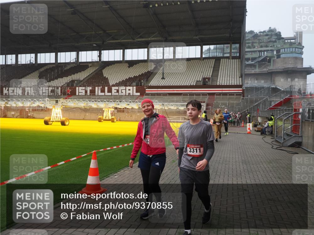 07.12.2025 - St. Pauli X-Mass-Run No. 15 Fabian Wolf http://msf.ph/oto/9370855 07.12.2025 10:05:12 Ziel 114, 202, 210, 292, 699, 1973, 1991, 2168, 2249, 2856, 2866, 3186, 3307, 3311 meine-sportfotos.de