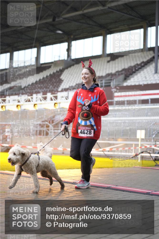 07.12.2025 - St. Pauli X-Mass-Run No. 15 Patografie http://msf.ph/oto/9370859 07.12.2025 11:36:25 Ziel 1753, 3826, 4628 meine-sportfotos.de