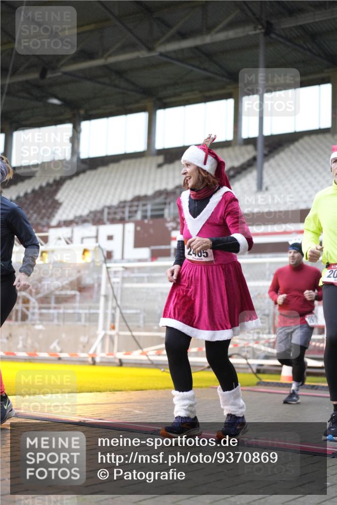 07.12.2025 - St. Pauli X-Mass-Run No. 15 Patografie http://msf.ph/oto/9370869 07.12.2025 11:36:47 Ziel 1588, 1590, 2004, 2102, 2405, 2517, 2917 meine-sportfotos.de