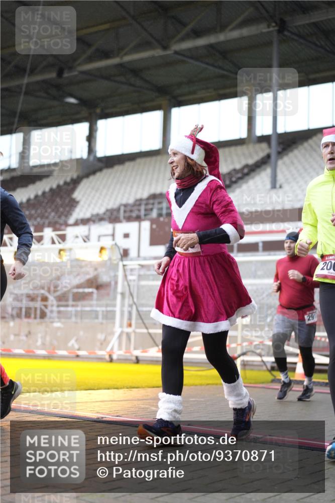 07.12.2025 - St. Pauli X-Mass-Run No. 15 Patografie http://msf.ph/oto/9370871 07.12.2025 11:36:47 Ziel 1588, 1590, 2004, 2102, 2405, 2517, 2917 meine-sportfotos.de