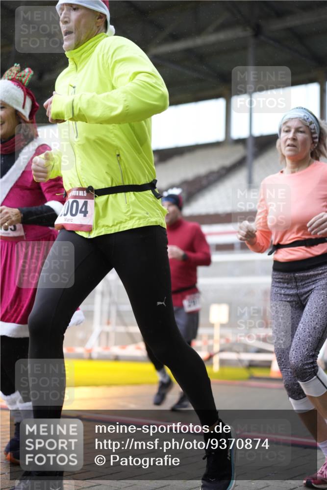 07.12.2025 - St. Pauli X-Mass-Run No. 15 Patografie http://msf.ph/oto/9370874 07.12.2025 11:36:48 Ziel 1588, 1590, 2004, 2102, 2405, 2517, 2917 meine-sportfotos.de
