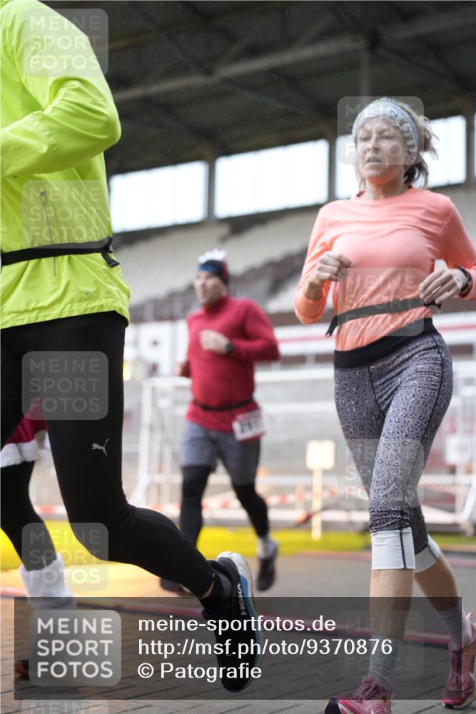 07.12.2025 - St. Pauli X-Mass-Run No. 15 Patografie http://msf.ph/oto/9370876 07.12.2025 11:36:48 Ziel 1588, 1590, 2004, 2102, 2405, 2517, 2917 meine-sportfotos.de