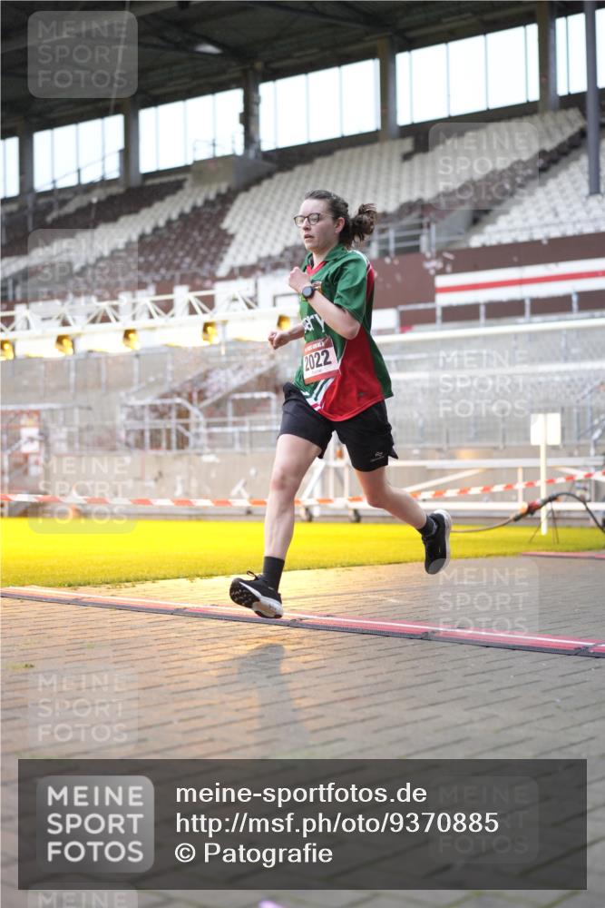 07.12.2025 - St. Pauli X-Mass-Run No. 15 Patografie http://msf.ph/oto/9370885 07.12.2025 11:36:54 Ziel 484, 1588, 1590, 2004, 2022, 2102, 2279, 2405, 2517, 2917, 3931 meine-sportfotos.de