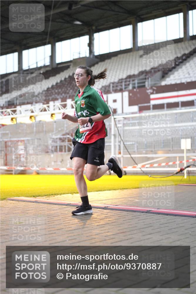 07.12.2025 - St. Pauli X-Mass-Run No. 15 Patografie http://msf.ph/oto/9370887 07.12.2025 11:36:54 Ziel 484, 1588, 1590, 2004, 2022, 2102, 2279, 2405, 2517, 2917, 3931 meine-sportfotos.de