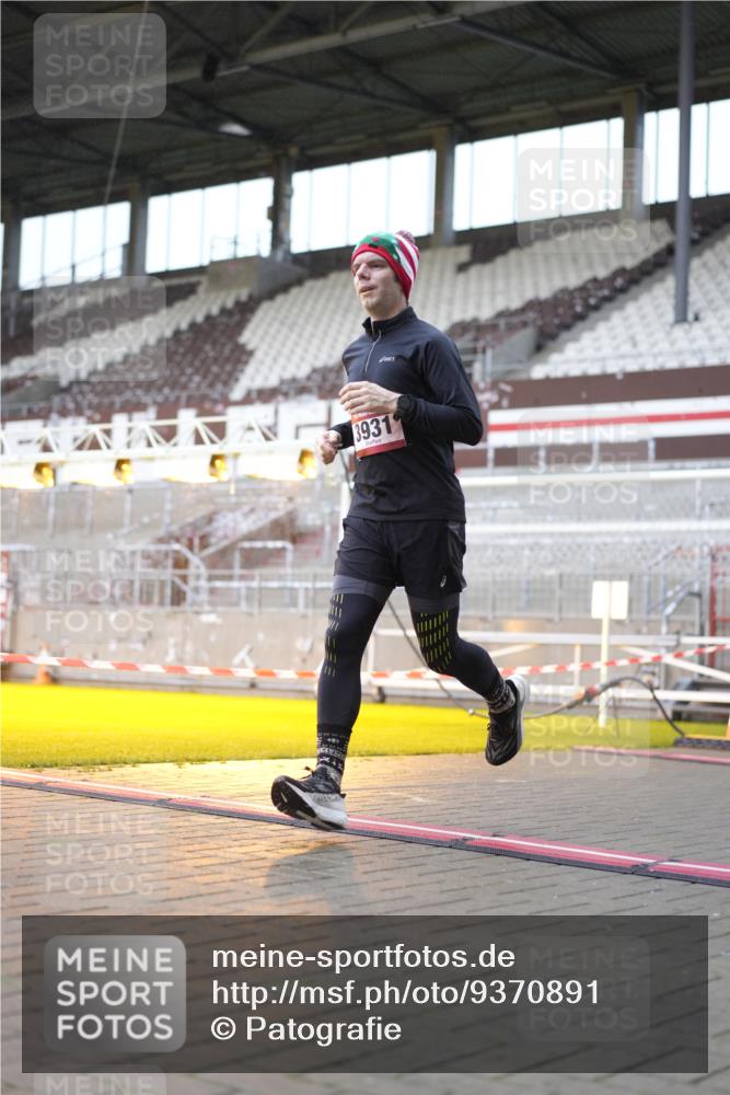 07.12.2025 - St. Pauli X-Mass-Run No. 15 Patografie http://msf.ph/oto/9370891 07.12.2025 11:36:56 Ziel 484, 991, 1588, 1590, 2004, 2022, 2102, 2279, 2405, 2517, 2917, 3931 meine-sportfotos.de