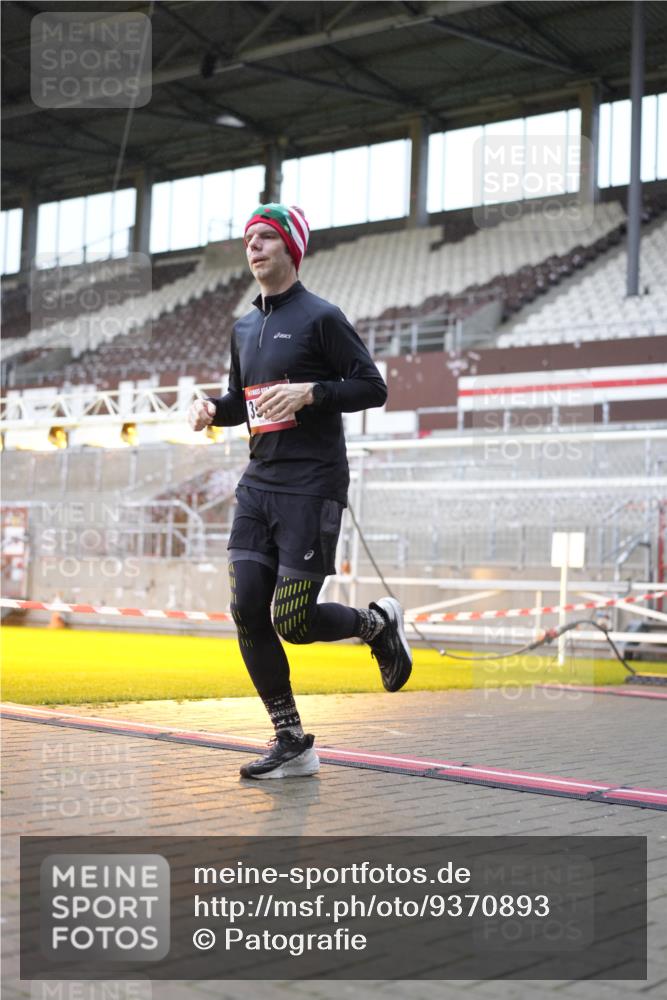 07.12.2025 - St. Pauli X-Mass-Run No. 15 Patografie http://msf.ph/oto/9370893 07.12.2025 11:36:56 Ziel 484, 991, 1588, 1590, 2004, 2022, 2102, 2279, 2405, 2517, 2917, 3931 meine-sportfotos.de