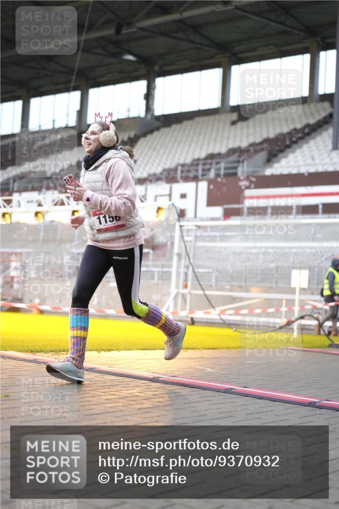 07.12.2025 - St. Pauli X-Mass-Run No. 15 Patografie http://msf.ph/oto/9370932 07.12.2025 11:37:33 Ziel 544, 857, 1154, 1156, 3916 meine-sportfotos.de