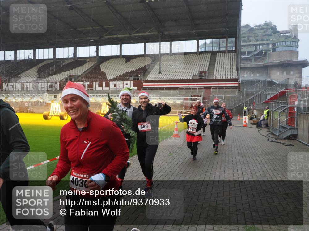 07.12.2025 - St. Pauli X-Mass-Run No. 15 Fabian Wolf http://msf.ph/oto/9370933 07.12.2025 10:05:24 Ziel 114, 543, 668, 950, 1121, 1316, 1374, 1481, 1661, 1761, 3186, 3386, 4036, 4556, 4558 meine-sportfotos.de