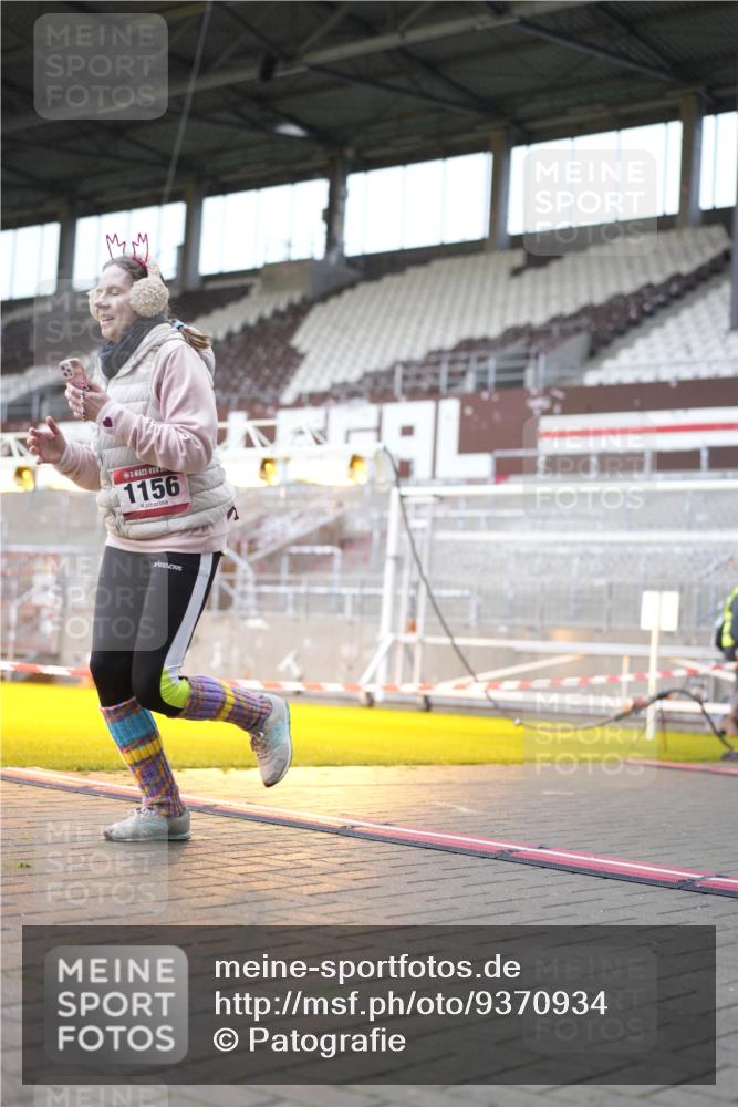 07.12.2025 - St. Pauli X-Mass-Run No. 15 Patografie http://msf.ph/oto/9370934 07.12.2025 11:37:33 Ziel 544, 857, 1154, 1156, 3916 meine-sportfotos.de