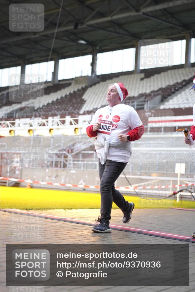 07.12.2025 - St. Pauli X-Mass-Run No. 15 Patografie http://msf.ph/oto/9370936 07.12.2025 11:37:42 Ziel 1154, 1156, 3000, 3059, 3358, 3916 meine-sportfotos.de