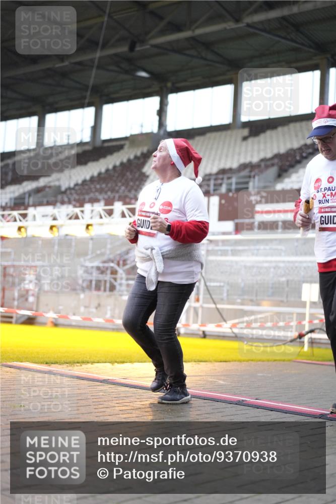 07.12.2025 - St. Pauli X-Mass-Run No. 15 Patografie http://msf.ph/oto/9370938 07.12.2025 11:37:43 Ziel 617, 1154, 1156, 3000, 3059, 3358, 3916 meine-sportfotos.de