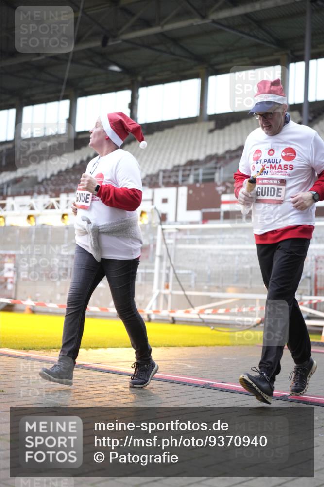 07.12.2025 - St. Pauli X-Mass-Run No. 15 Patografie http://msf.ph/oto/9370940 07.12.2025 11:37:43 Ziel 617, 1154, 1156, 3000, 3059, 3358, 3916 meine-sportfotos.de