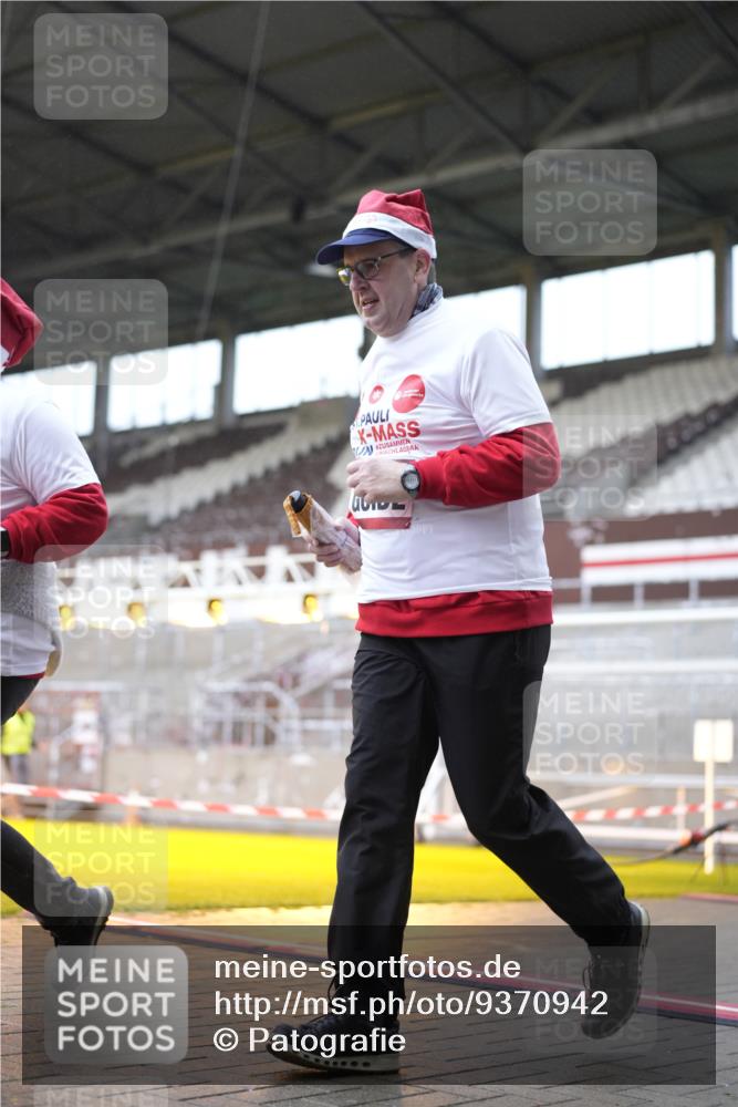 07.12.2025 - St. Pauli X-Mass-Run No. 15 Patografie http://msf.ph/oto/9370942 07.12.2025 11:37:43 Ziel 617, 1154, 1156, 3000, 3059, 3358, 3916 meine-sportfotos.de