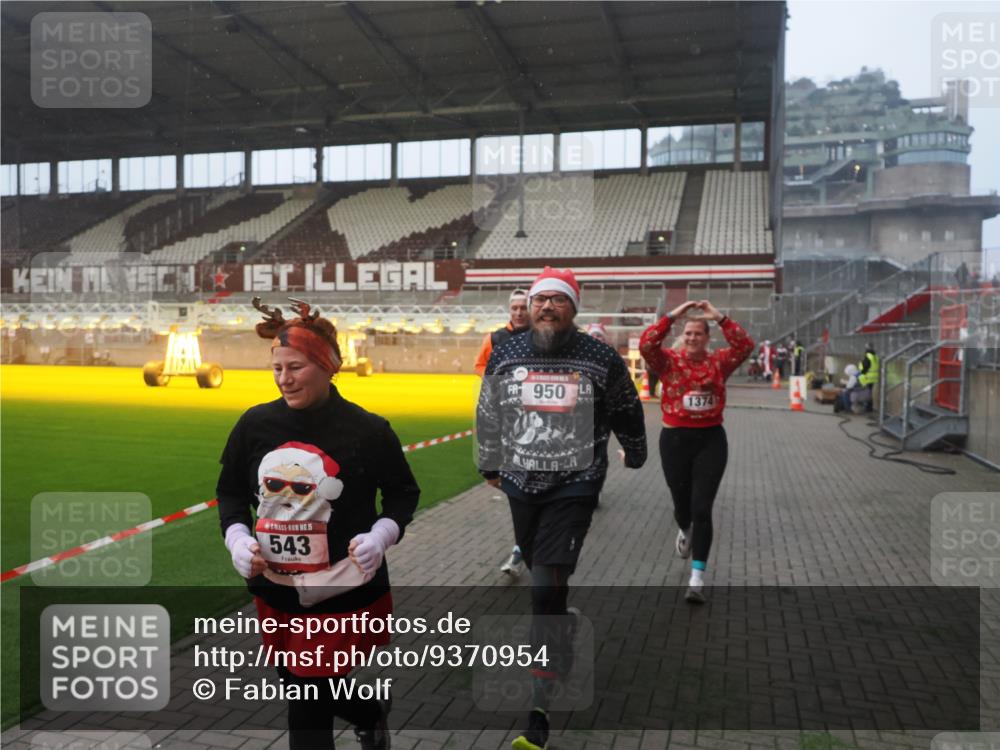 07.12.2025 - St. Pauli X-Mass-Run No. 15 Fabian Wolf http://msf.ph/oto/9370954 07.12.2025 10:05:26 Ziel 114, 543, 668, 950, 1121, 1316, 1374, 1481, 1661, 1761, 3186, 3386, 4036, 4556, 4558 meine-sportfotos.de
