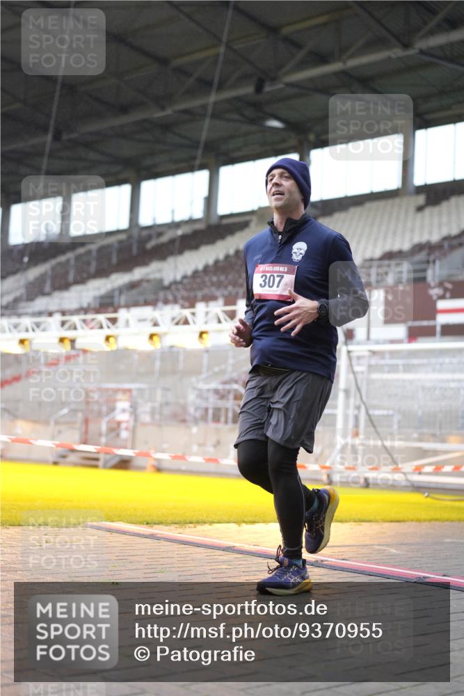 07.12.2025 - St. Pauli X-Mass-Run No. 15 Patografie http://msf.ph/oto/9370955 07.12.2025 11:37:56 Ziel 307, 617, 3000, 3059, 3358 meine-sportfotos.de