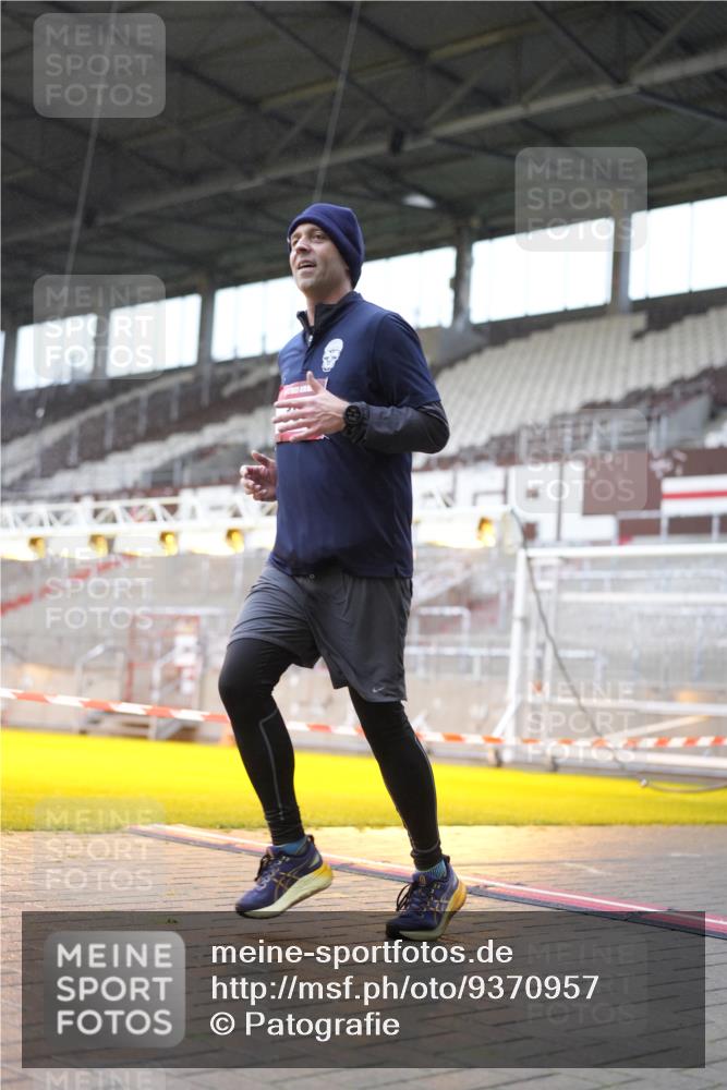 07.12.2025 - St. Pauli X-Mass-Run No. 15 Patografie http://msf.ph/oto/9370957 07.12.2025 11:37:56 Ziel 307, 617, 3000, 3059, 3358 meine-sportfotos.de