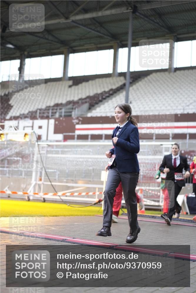 07.12.2025 - St. Pauli X-Mass-Run No. 15 Patografie http://msf.ph/oto/9370959 07.12.2025 11:38:07 Ziel 307, 2395, 2396, 2715, 3065, 3066, 3341, 3762, 3765 meine-sportfotos.de
