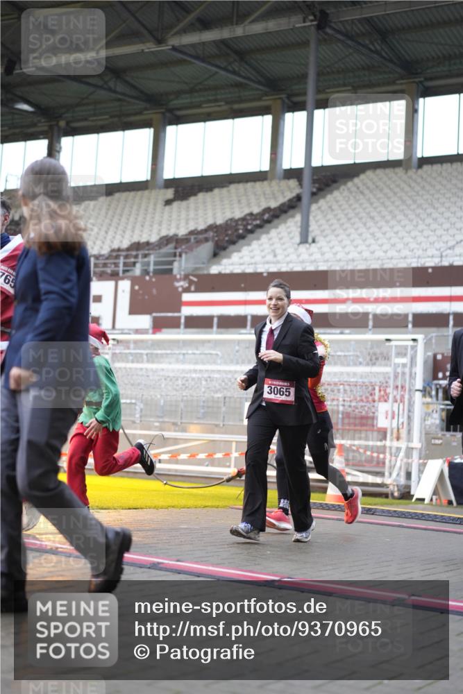 07.12.2025 - St. Pauli X-Mass-Run No. 15 Patografie http://msf.ph/oto/9370965 07.12.2025 11:38:08 Ziel 307, 2395, 2396, 2715, 3065, 3066, 3341, 3762, 3765 meine-sportfotos.de