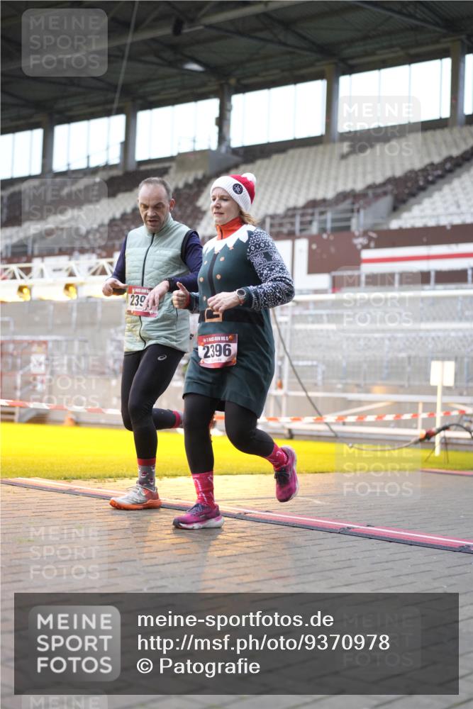 07.12.2025 - St. Pauli X-Mass-Run No. 15 Patografie http://msf.ph/oto/9370978 07.12.2025 11:38:11 Ziel 307, 2395, 2396, 2715, 3065, 3066, 3341, 3762, 3765 meine-sportfotos.de