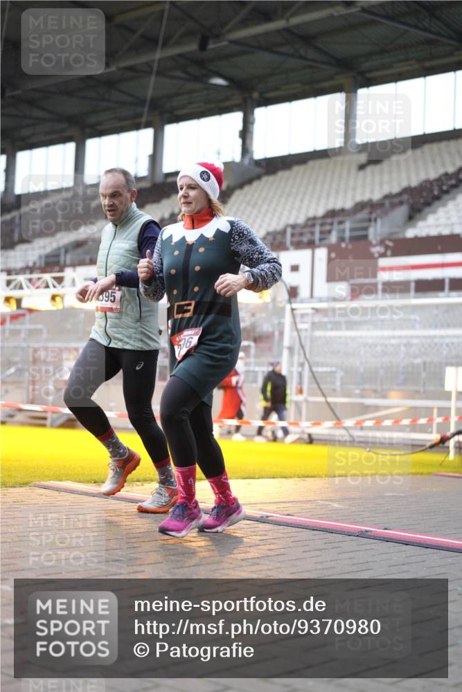 07.12.2025 - St. Pauli X-Mass-Run No. 15 Patografie http://msf.ph/oto/9370980 07.12.2025 11:38:11 Ziel 307, 2395, 2396, 2715, 3065, 3066, 3341, 3762, 3765 meine-sportfotos.de