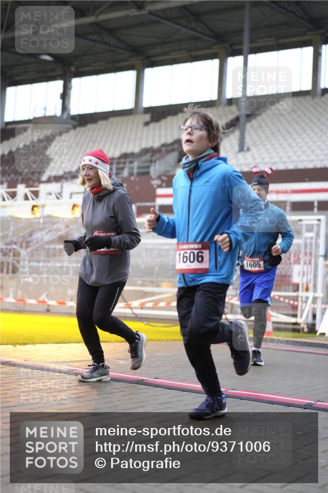 07.12.2025 - St. Pauli X-Mass-Run No. 15 Patografie http://msf.ph/oto/9371006 07.12.2025 11:38:36 Ziel 453, 1133, 1318, 1601, 1605, 1606, 2010, 2011, 2099, 2815, 2816, 3365, 3367, 3508, 4821, 4822 meine-sportfotos.de