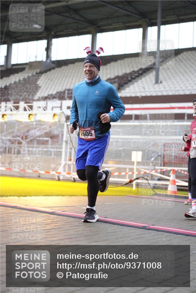 07.12.2025 - St. Pauli X-Mass-Run No. 15 Patografie http://msf.ph/oto/9371008 07.12.2025 11:38:37 Ziel 453, 1133, 1318, 1601, 1605, 1606, 2010, 2011, 2099, 2815, 2816, 3365, 3367, 3508, 4821, 4822 meine-sportfotos.de
