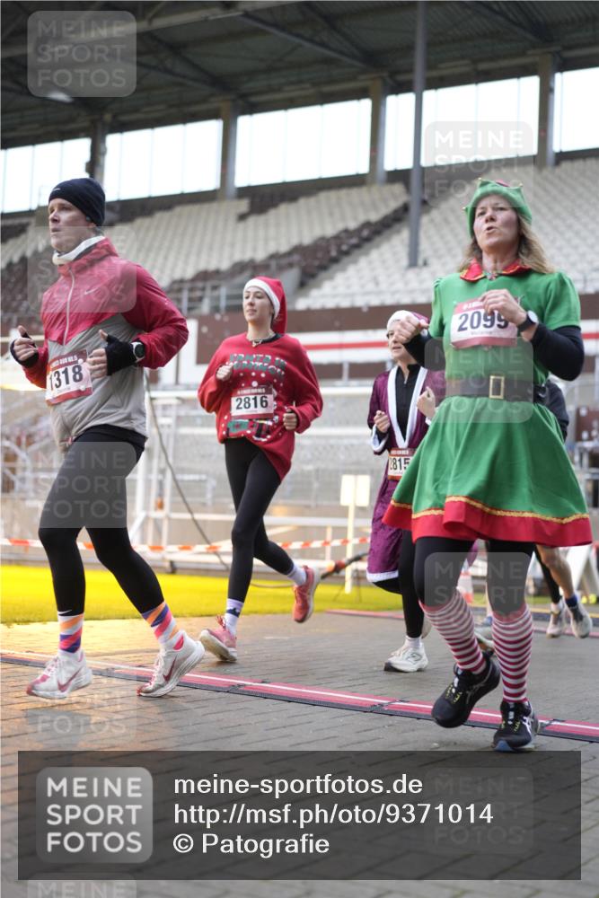 07.12.2025 - St. Pauli X-Mass-Run No. 15 Patografie http://msf.ph/oto/9371014 07.12.2025 11:38:38 Ziel 453, 1133, 1318, 1601, 1605, 1606, 2010, 2011, 2099, 2815, 2816, 3365, 3367, 3508, 4821, 4822 meine-sportfotos.de