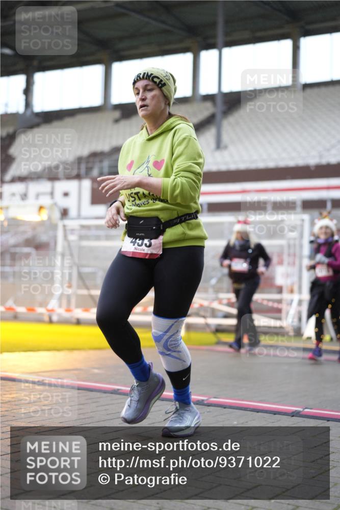 07.12.2025 - St. Pauli X-Mass-Run No. 15 Patografie http://msf.ph/oto/9371022 07.12.2025 11:38:40 Ziel 453, 1133, 1318, 1601, 1605, 1606, 2010, 2011, 2099, 2815, 2816, 3365, 3367, 3508, 4822 meine-sportfotos.de