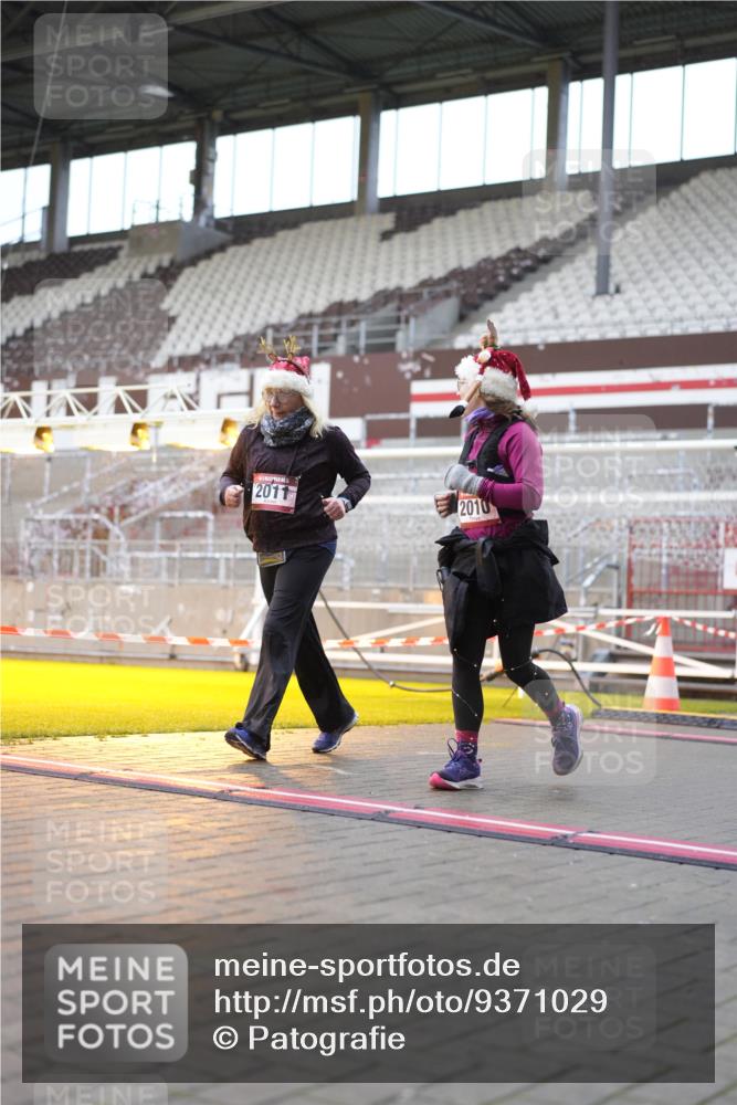 07.12.2025 - St. Pauli X-Mass-Run No. 15 Patografie http://msf.ph/oto/9371029 07.12.2025 11:38:42 Ziel 453, 729, 1133, 1318, 1601, 1605, 1606, 2010, 2011, 2099, 2815, 2816, 3365, 3367, 3508 meine-sportfotos.de