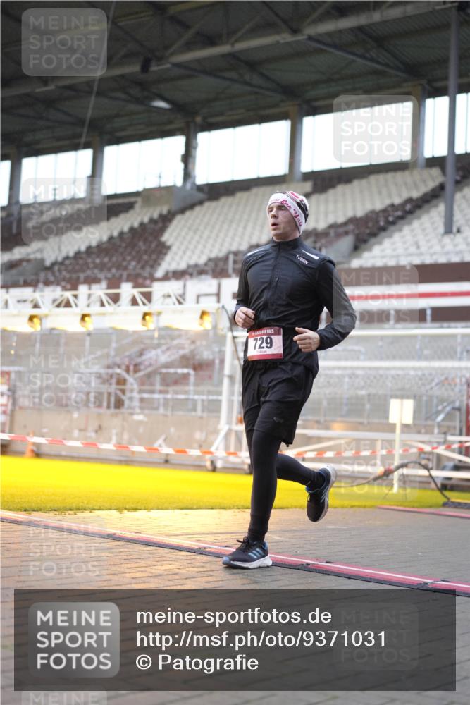 07.12.2025 - St. Pauli X-Mass-Run No. 15 Patografie http://msf.ph/oto/9371031 07.12.2025 11:38:46 Ziel 453, 729, 1133, 1318, 1601, 1605, 1606, 2010, 2011, 2099, 2815, 2816, 3365, 3367, 3508 meine-sportfotos.de