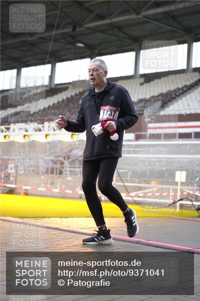 07.12.2025 - St. Pauli X-Mass-Run No. 15 Patografie http://msf.ph/oto/9371041 07.12.2025 11:38:56 Ziel 729, 1737, 2010, 2011, 2602, 3357 meine-sportfotos.de