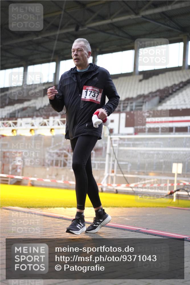 07.12.2025 - St. Pauli X-Mass-Run No. 15 Patografie http://msf.ph/oto/9371043 07.12.2025 11:38:56 Ziel 729, 1737, 2010, 2011, 2602, 3357 meine-sportfotos.de
