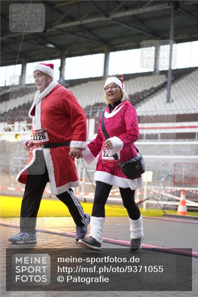 07.12.2025 - St. Pauli X-Mass-Run No. 15 Patografie http://msf.ph/oto/9371055 07.12.2025 11:39:04 Ziel 1737, 2225, 2226, 2602, 3357 meine-sportfotos.de