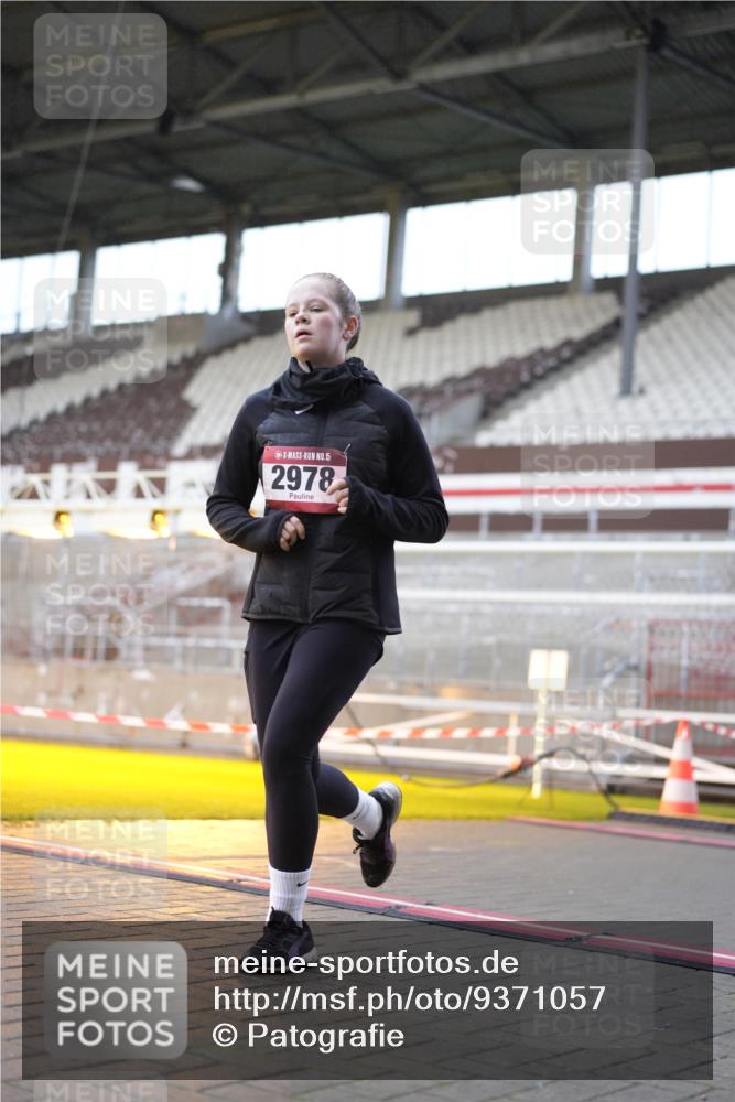 07.12.2025 - St. Pauli X-Mass-Run No. 15 Patografie http://msf.ph/oto/9371057 07.12.2025 11:39:12 Ziel 2057, 2225, 2226, 2978, 3357 meine-sportfotos.de