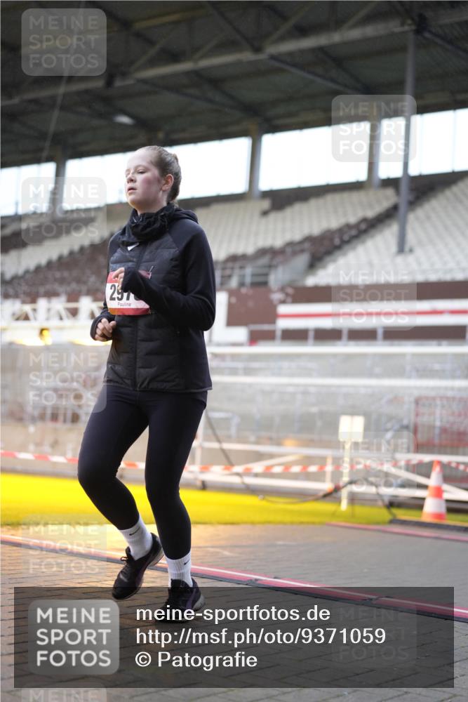07.12.2025 - St. Pauli X-Mass-Run No. 15 Patografie http://msf.ph/oto/9371059 07.12.2025 11:39:12 Ziel 2057, 2225, 2226, 2978, 3357 meine-sportfotos.de