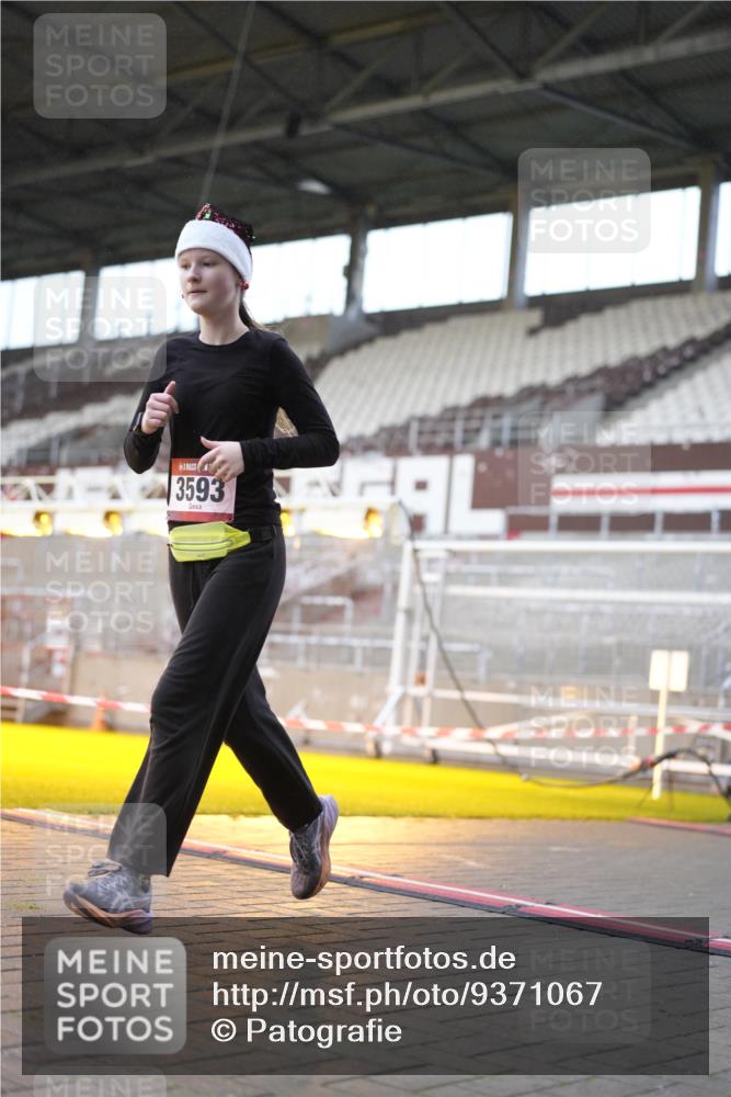 07.12.2025 - St. Pauli X-Mass-Run No. 15 Patografie http://msf.ph/oto/9371067 07.12.2025 11:39:23 Ziel 2057, 2978, 3593 meine-sportfotos.de