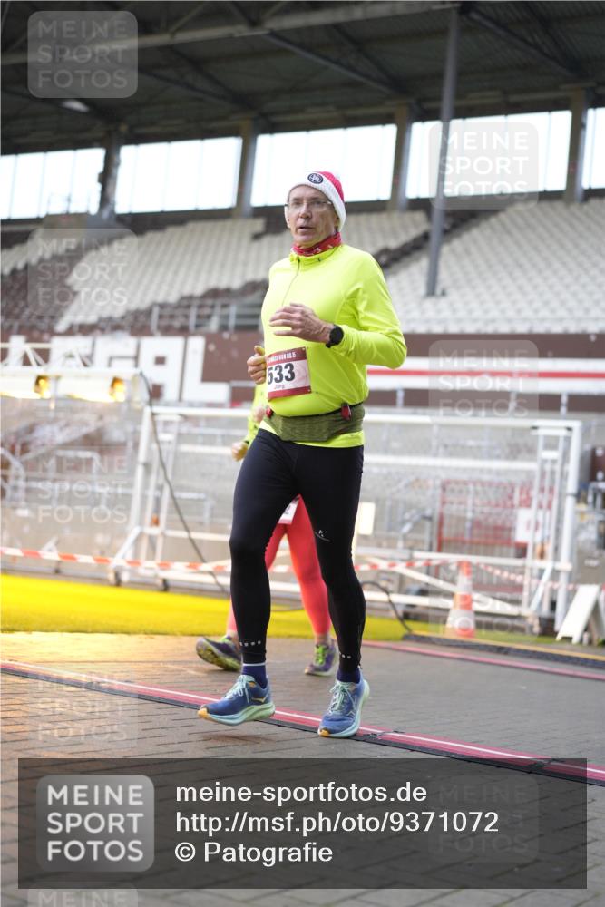 07.12.2025 - St. Pauli X-Mass-Run No. 15 Patografie http://msf.ph/oto/9371072 07.12.2025 11:39:41 Ziel 12, 533, 2561, 3362 meine-sportfotos.de