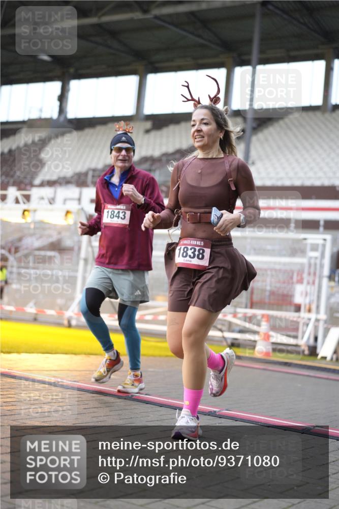 07.12.2025 - St. Pauli X-Mass-Run No. 15 Patografie http://msf.ph/oto/9371080 07.12.2025 11:39:47 Ziel 533, 1838, 1843, 2031, 2561, 3362 meine-sportfotos.de