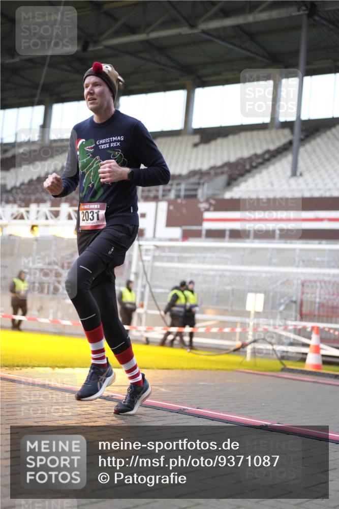 07.12.2025 - St. Pauli X-Mass-Run No. 15 Patografie http://msf.ph/oto/9371087 07.12.2025 11:39:51 Ziel 533, 1838, 1843, 2031, 2561, 3362 meine-sportfotos.de