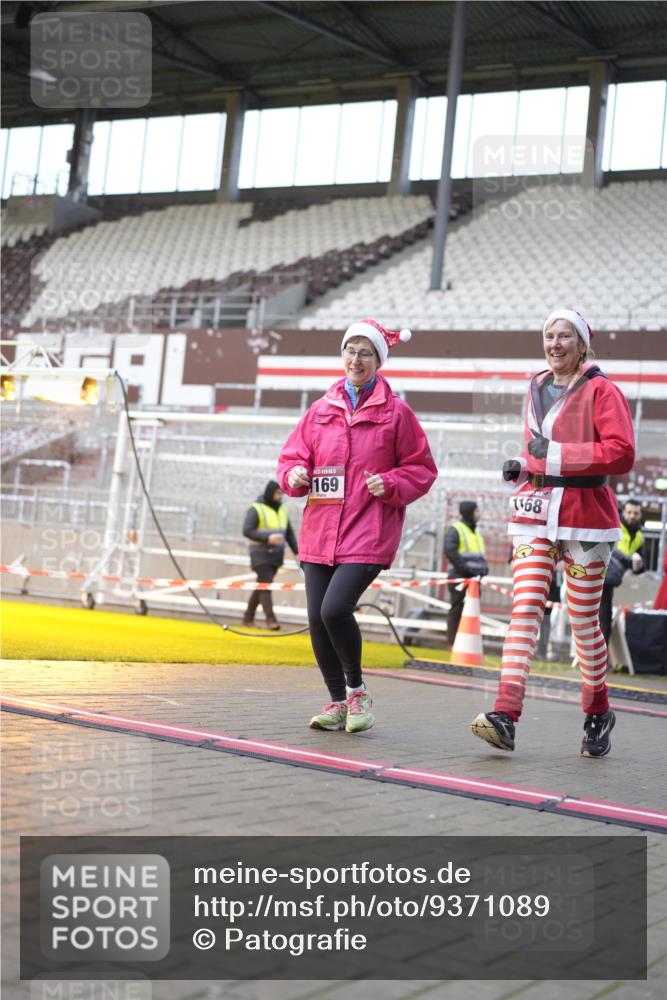 07.12.2025 - St. Pauli X-Mass-Run No. 15 Patografie http://msf.ph/oto/9371089 07.12.2025 11:39:57 Ziel 1168, 1169, 1533, 1838, 1843, 2031, 2561 meine-sportfotos.de