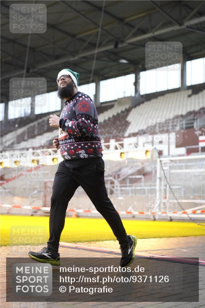 07.12.2025 - St. Pauli X-Mass-Run No. 15 Patografie http://msf.ph/oto/9371126 07.12.2025 11:40:31 Ziel 52, 1061, 1756, 2144, 2416, 2417, 2713, 3554, 3824, 3825, 3850 meine-sportfotos.de