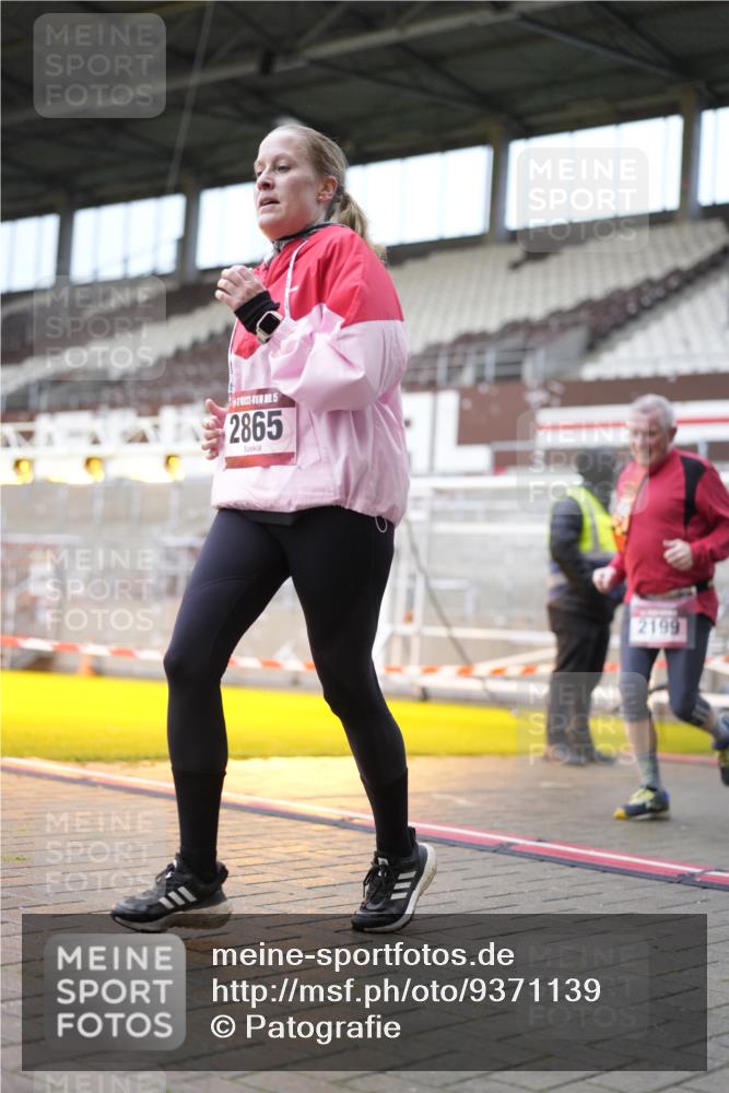 07.12.2025 - St. Pauli X-Mass-Run No. 15 Patografie http://msf.ph/oto/9371139 07.12.2025 11:40:40 Ziel 52, 726, 727, 1061, 1277, 2199, 2416, 2417, 2865, 2976, 3592, 4608 meine-sportfotos.de