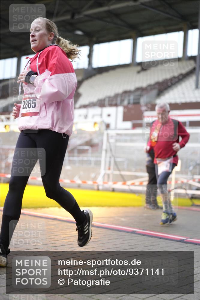 07.12.2025 - St. Pauli X-Mass-Run No. 15 Patografie http://msf.ph/oto/9371141 07.12.2025 11:40:40 Ziel 52, 726, 727, 1061, 1277, 2199, 2416, 2417, 2865, 2976, 3592, 4608 meine-sportfotos.de